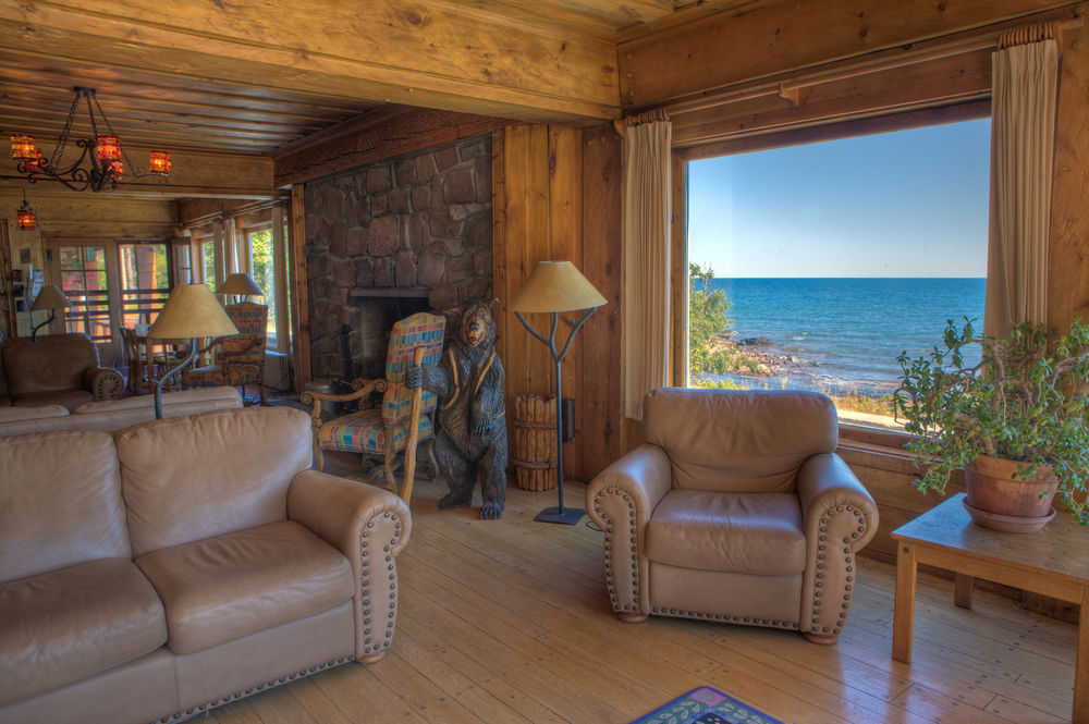 The Historic Lutsen Lodge Oda fotoğraf